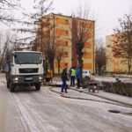 07.02.2021. Ostrowiec Św. Awaria wodociągu na ulicy Kopernika / Emilia Sitarska / Radio Kielce
