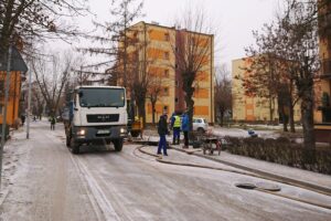 07.02.2021. Ostrowiec Św. Awaria wodociągu na ulicy Kopernika / Emilia Sitarska / Radio Kielce