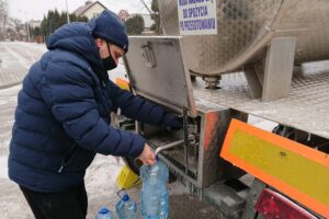 07.02.2021. Ostrowiec Św. Awaria wodociągu na ulicy Kopernika / Emilia Sitarska / Radio Kielce