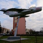 11.01.2021. Ostrowiec Świętokrzyski. Pomnik na osiedlu Pułanki. Samolot MiG-17PF / Emilia Sitarska / Radio Kielce