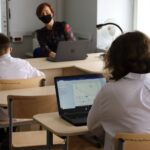 20.02.2021. Ostrowiec Św. PSP nr 4 im. Partyzantów Ziemi Kieleckiej po remoncie / UM Ostrowiec Św.