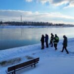 18.02.2021. Sandomierz. Wojewoda świętokrzyski sprawdza stan zabezpieczeń przeciwpowodziowych / Anna Głąb / Radio Kielce