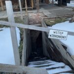 25.02.2021. Sandomierz. Kościół św. Jakuba w Sandomierzu. Tymczasowe wejście do piwnicy romańskiej / Grażyna Szlęzak-Wójcik / Radio Kielce