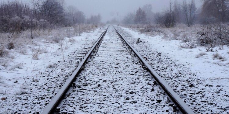 pociąg, zima, tory / pixabay.com
