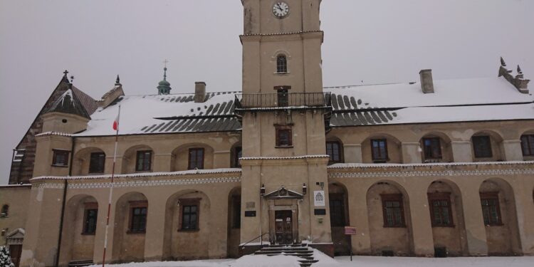 13.02.2021. Wąchock. Opactwo Cystersów w Wąchocku / Anna Głąb / Radio Kielce