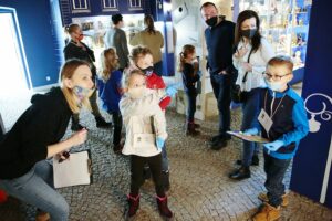 14.02.2021 Kielce. Tajemnicze ślady w Muzeum Zabawek i Zabawy - gra z elementami fabuły / Wiktor Taszłow / Radio Kielce