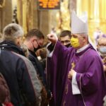 17.02.2021 Kielce. Bazylika katedralna. Msza święta w Środę Popielcową. Na zdjęciu: biskup Jan Piotrowski / Wiktor Taszłow / Radio Kielce