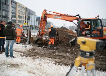 18.02.2021. Kielce. Prace modernizacyjne przy alei IX Wieków Kielc / Wiktor Taszłow / Radio Kielce