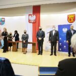 22.02.2021. Kielce. Wręczenie zaległych nagród i odznaczenia nauczycielom / Wiktor Taszłow / Radio Kielce