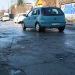 22.02.2021. Kielce. Zniszczone nawierzchnie ulic. Ulica Stara / Wiktor Taszłow / Radio Kielce