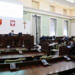 22.02.2021. Kielce. Nadzwyczajna sesja rady miasta / Wiktor Taszlow / Radio Kielce