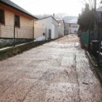 25.02.2021. Chęciny. Prace budowlane przy rewitalizacji chęcińskich uliczek / Wiktor Taszłow / Radio Kielce