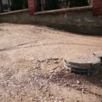 25.02.2021. Chęciny. Prace budowlane przy rewitalizacji chęcińskich uliczek / Wiktor Taszłow / Radio Kielce