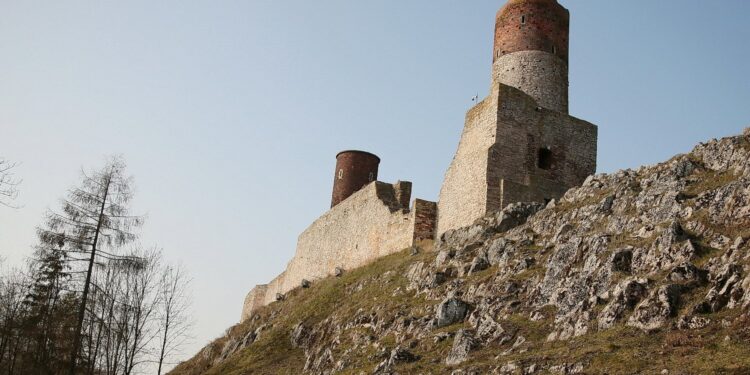 25.02.2021. Chęciny. Zamek Królewski w Chęcinach / Wiktor Taszłow / Radio Kielce