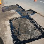 26.02.2021. Kielce. Łatanie dziur w kieleckich ulicach / Wiktor Taszłow / Radio Kielce