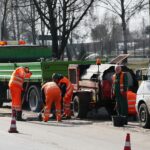 26.02.2021. Kielce. Łatanie dziur w kieleckich ulicach / Wiktor Taszłow / Radio Kielce