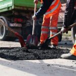 26.02.2021. Kielce. Łatanie dziur w kieleckich ulicach / Wiktor Taszłow / Radio Kielce