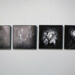 26.02.2021. Kielce. Projekt Jolanty Rycerskiej "Bajki Niczyje" w Galerii u Strasza / Wiktor Taszłow / Radio Kielce