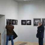 26.02.2021. Kielce. Projekt Jolanty Rycerskiej "Bajki Niczyje" w Galerii u Strasza / Wiktor Taszłow / Radio Kielce