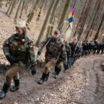 27.02.2021. Zgórsko. Złożenie wieńców i zniczy w miejscu ekshumacji Żołnierzy Wyklętych / Wiktor Taszłow / Radio Kielce