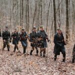 27.02.2021. Zgórsko. Złożenie wieńców i zniczy w miejscu ekshumacji Żołnierzy Wyklętych / Wiktor Taszłow / Radio Kielce