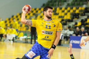 06.02.2021. Kielce. Zaległy mecz 12. kolejki PGNiG Superligi: Łomża Vive - Stal Mielec. Na zdjęciu: Nicolas Tournat / Wiktor Taszłow / Radio Kielce