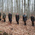 27.02.2021. Zgórsko. Złożenie wieńców i zniczy w miejscu ekshumacji Żołnierzy Wyklętych / Wiktor Taszłow / Radio Kielce