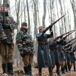 27.02.2021. Zgórsko. Złożenie wieńców i zniczy w miejscu ekshumacji Żołnierzy Wyklętych / Wiktor Taszłow / Radio Kielce