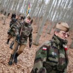 27.02.2021. Zgórsko. Złożenie wieńców i zniczy w miejscu ekshumacji Żołnierzy Wyklętych / Wiktor Taszłow / Radio Kielce