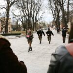 27.02.2021. Kielce. Złożenie kwiatów przed pomnikiem Armii Krajowej na Skwerze Stefana Żeromskiego / Wiktor Taszłow / Radio Kielce