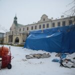 02.02.2021. Kielce. Dziura w murze Parku Miejskiego w Kielcach / Wiktor Taszłow / Radio Kielce