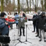 03.02.2021. Kielce. Konferencja w parku miejskim. Przemawia Krzysztof Myśliński - Muzeum Historii Kielc / Wiktor Taszłow / Radio Kielce