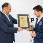 69. Plebiscyt Sportowy - Świętokrzyskie Gwiazdy Sportu 2020. Na zdjęciu (od lewej): Janusz Knap - Prezes Radia Kielce, Alex Dujszebajew, Vive Łomża Kielce - 4. miejsce w kategorii Sportowiec Roku / Wiktor Taszłow / Radio Kielce