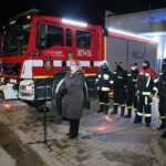 05.02.2021. Niewachlów. Przekazanie nowego wozu strażackiego / Wiktor Taszłow / Radio Kielce