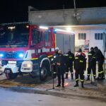 05.02.2021. Niewachlów. Przekazanie nowego wozu strażackiego. Przemawia Rafał Nowak - wicewojewoda świętokrzyski / Wiktor Taszłow / Radio Kielce