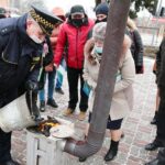 07.02.2021. Kielce. Pokaz rozpalania ognia w domowych paleniskach / Wiktor Taszłow / Radio Kielce