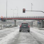 07.02.2021. Kielce. Trudne warunki drogowe / Wiktor Taszłow / Radio Kielce