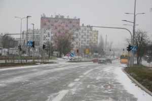 07.02.2021. Kielce. Trudne warunki drogowe / Wiktor Taszłow / Radio Kielce