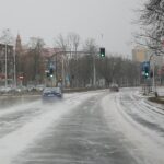 07.02.2021. Kielce. Trudne warunki drogowe / Wiktor Taszłow / Radio Kielce