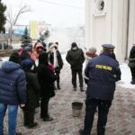 07.02.2021. Kielce. Pokaz rozpalania ognia w domowych paleniskach / Wiktor Taszłow / Radio Kielce