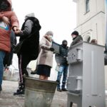 07.02.2021. Kielce. Pokaz rozpalania ognia w domowych paleniskach / Wiktor Taszłow / Radio Kielce