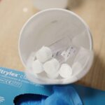 07.02.2021. Kielce. Pobieranie wymazów od nauczycieli i personelu klas 1-3 / Wiktor Taszłow / Radio Kielce