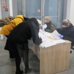 07.02.2021. Kielce. Pobieranie wymazów od nauczycieli i personelu klas 1-3 / Wiktor Taszłow / Radio Kielce