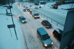 08.02.2021. Kielce. Trudne warunki na drogach / Wiktor Taszłow / Radio Kielce