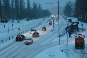 08.02.2021. Kielce. Trudne warunki na drogach / Wiktor Taszłow / Radio Kielce