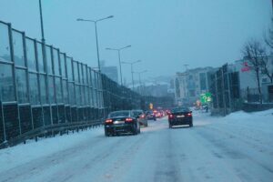 08.02.2021. Kielce. Trudne warunki na drogach / Wiktor Taszłow / Radio Kielce