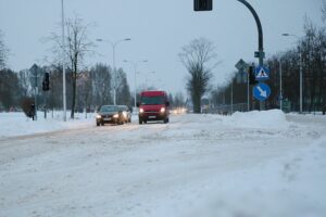 08.02.2021. Kielce. Trudne warunki na drogach / Wiktor Taszłow / Radio Kielce