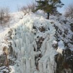 09.02.2021. Kielce. Lodospad na Skałce Geologów na Kadzielni / Wiktor Taszłow / Radio Kielce