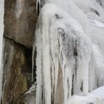 09.02.2021. Kielce. Lodospad na Skałce Geologów na Kadzielni / Wiktor Taszłow / Radio Kielce