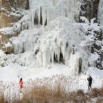 09.02.2021. Kielce. Lodospad na Skałce Geologów na Kadzielni / Wiktor Taszłow / Radio Kielce
